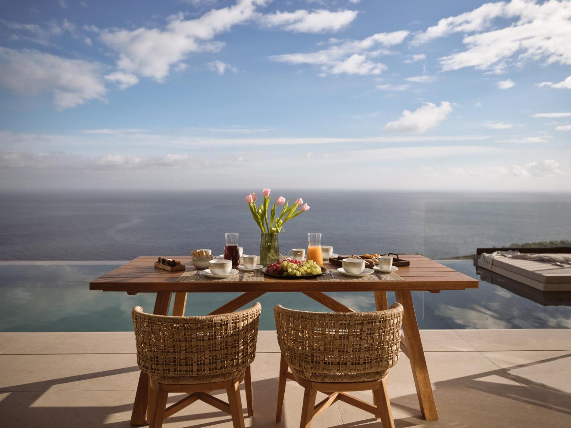 Verdante Villa